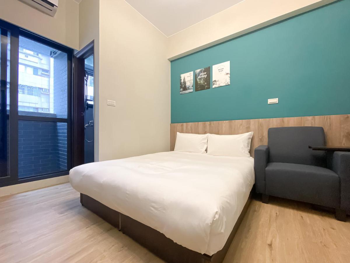 想想旅居 Allegro Hostel Тайчжун Экстерьер фото