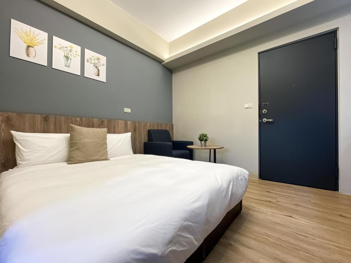 想想旅居 Allegro Hostel Тайчжун Экстерьер фото