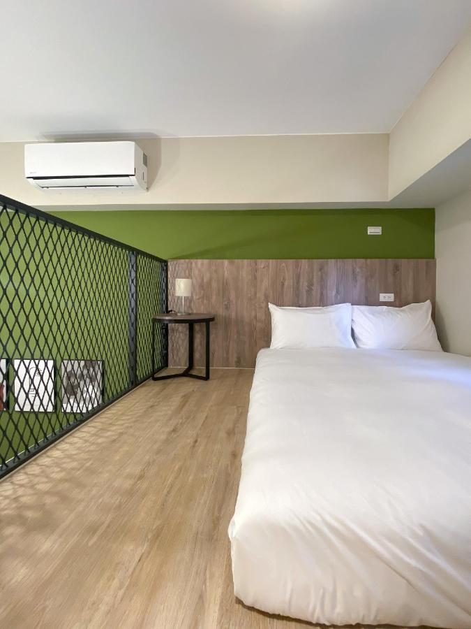 想想旅居 Allegro Hostel Тайчжун Экстерьер фото