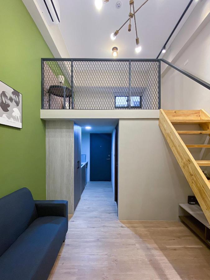 想想旅居 Allegro Hostel Тайчжун Экстерьер фото