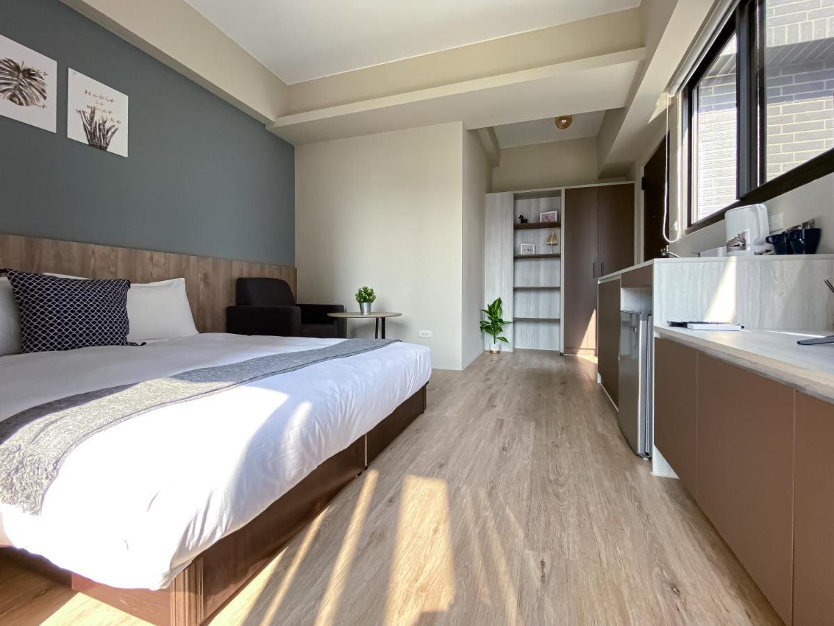 想想旅居 Allegro Hostel Тайчжун Экстерьер фото
