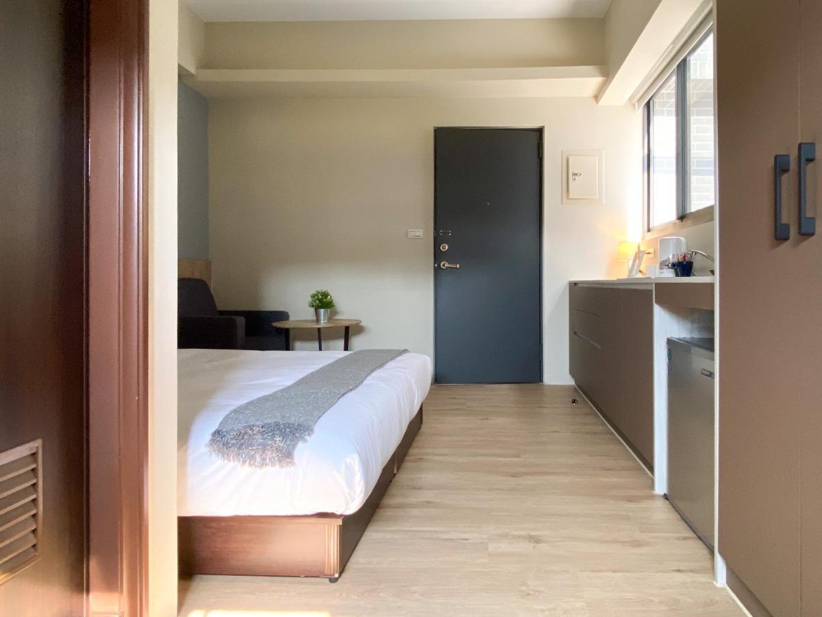 想想旅居 Allegro Hostel Тайчжун Экстерьер фото